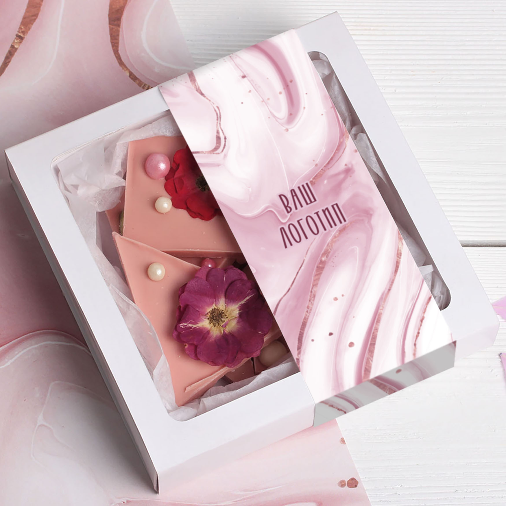 картинка Колотый розовый шоколад с инжиром, цветами и сахарной посыпкой Нежное соцветие 100 г  от магазина Тринитарио
